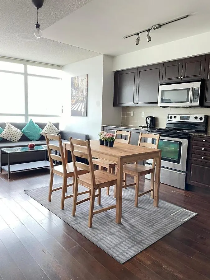 Toronto Downtown 2 Bedroom Families Only Sleeps 5 0*,