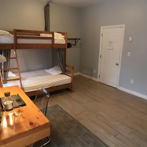  Hostal The Clarence Park