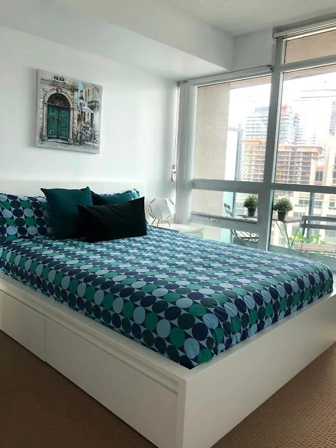 Apartmán Toronto Downtown 2 Bedroom Families Only Sleeps 5