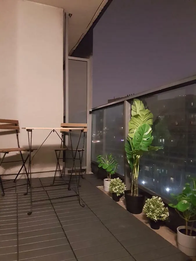 Toronto Downtown 2 Bedroom Families Only Sleeps 5
